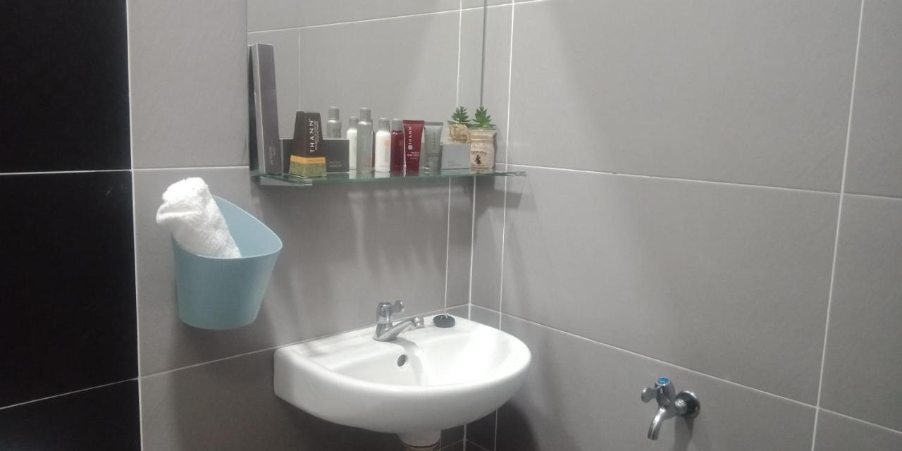 Zr D'Jembal Homestay, Gong Badak Куала-Тренгану Экстерьер фото