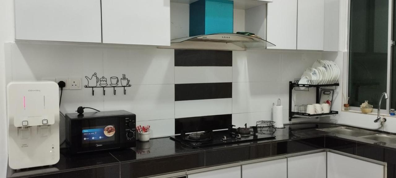 Zr D'Jembal Homestay, Gong Badak Куала-Тренгану Экстерьер фото
